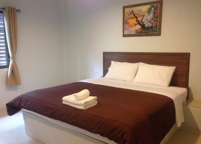 Hotel Na Sutthisan 3*