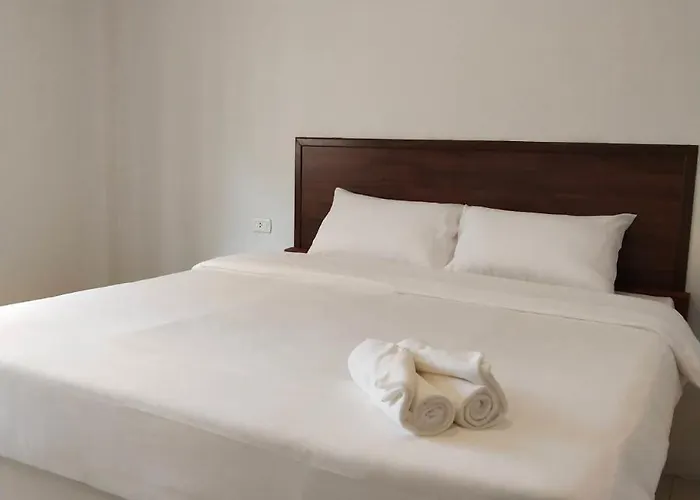 Hotel Na Sutthisan 3*